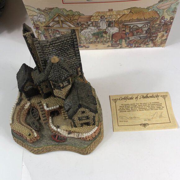 David Winter Cottages 1987 "The Cornish Harbour" Hand Made & Hand Painted - Picture 1 of 16